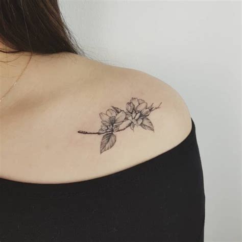 tatuajes mujer pecho|Tatuajes en el pecho para mujeres